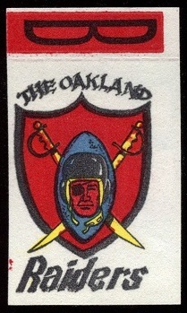 The Oakland Raiders - B 1961 Topps Flocked Stickers football card