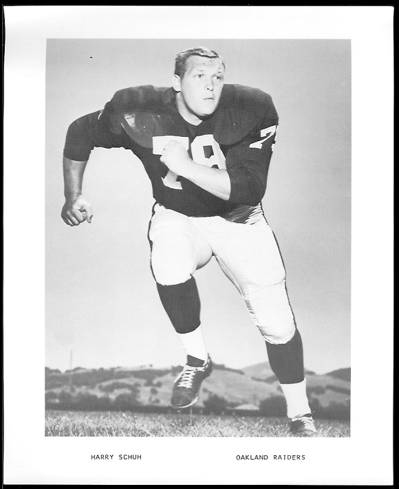 Harry Schuh 1969 Raiders Team Issue football card