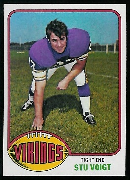 Stu Voigt 1976 Topps football card