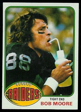 Bob Moore 1976 Topps football card
